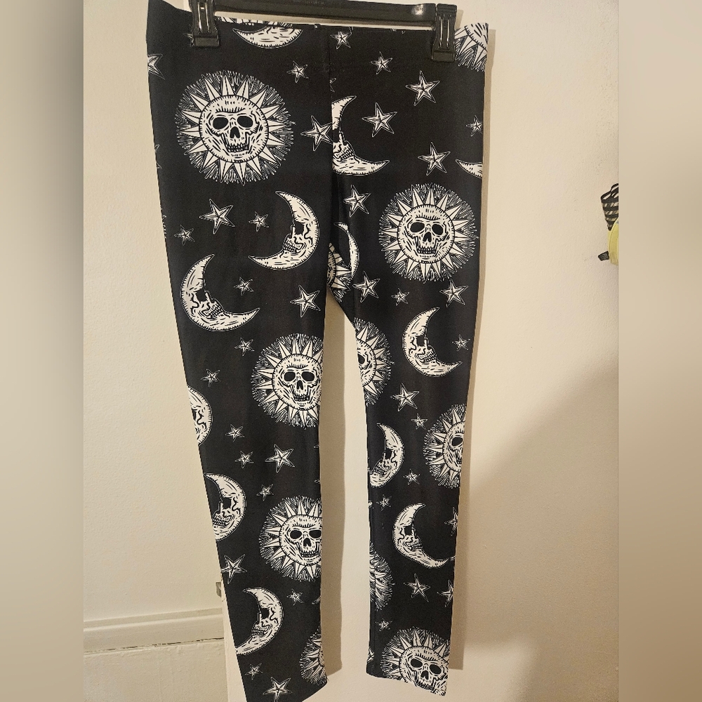Black and White Women Leggings